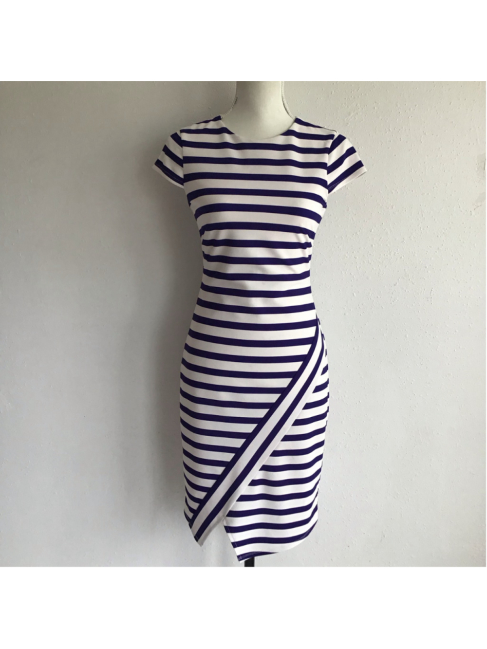 Vince Camuto Women's Elegant Striped Midi Career Dress Size S White and Blue